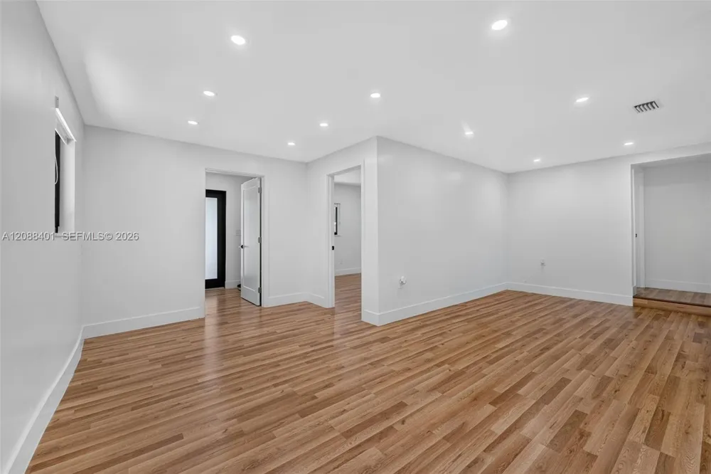 1861 SW 22nd Ter Miami, FL 33145