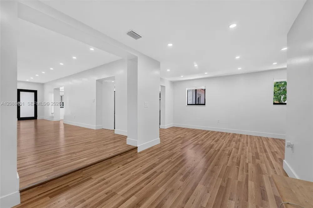 1861 SW 22nd Ter Miami, FL 33145