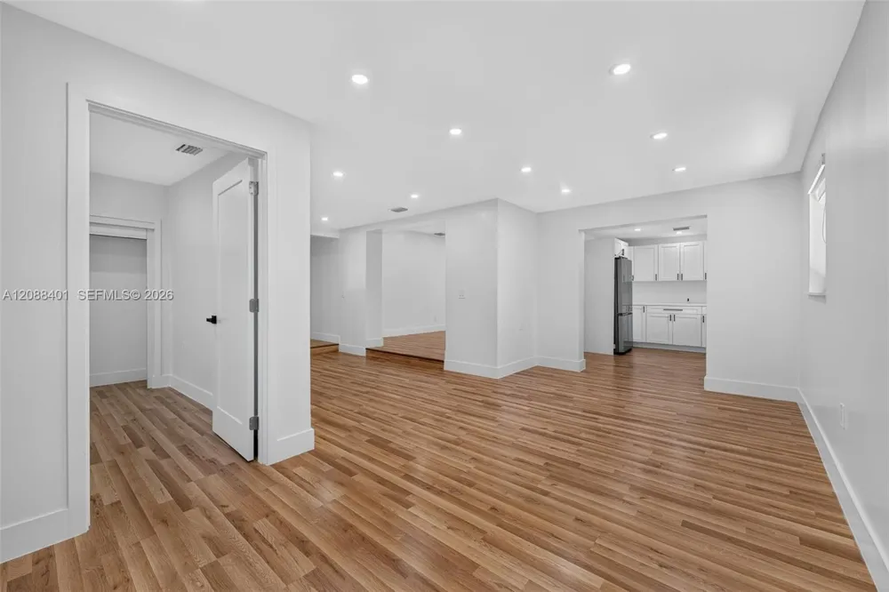 1861 SW 22nd Ter Miami, FL 33145