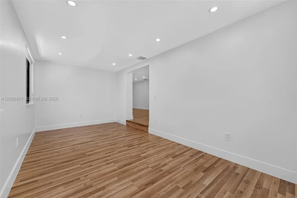 1861 SW 22nd Ter Miami, FL 33145