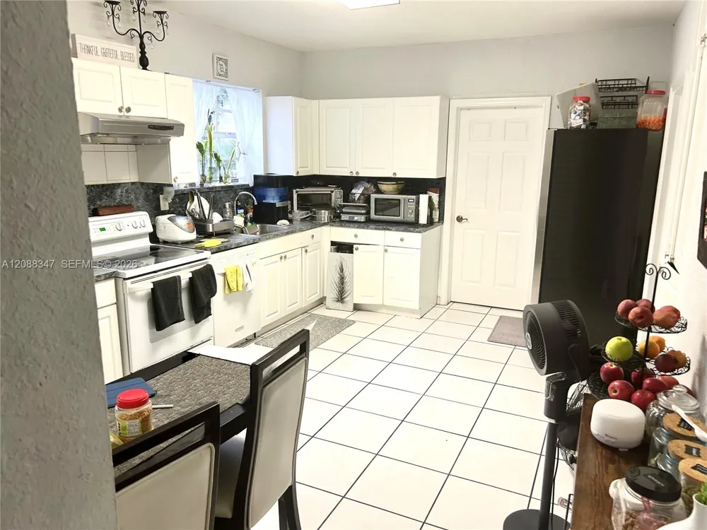 1801 SW 10th St Miami, FL 33135