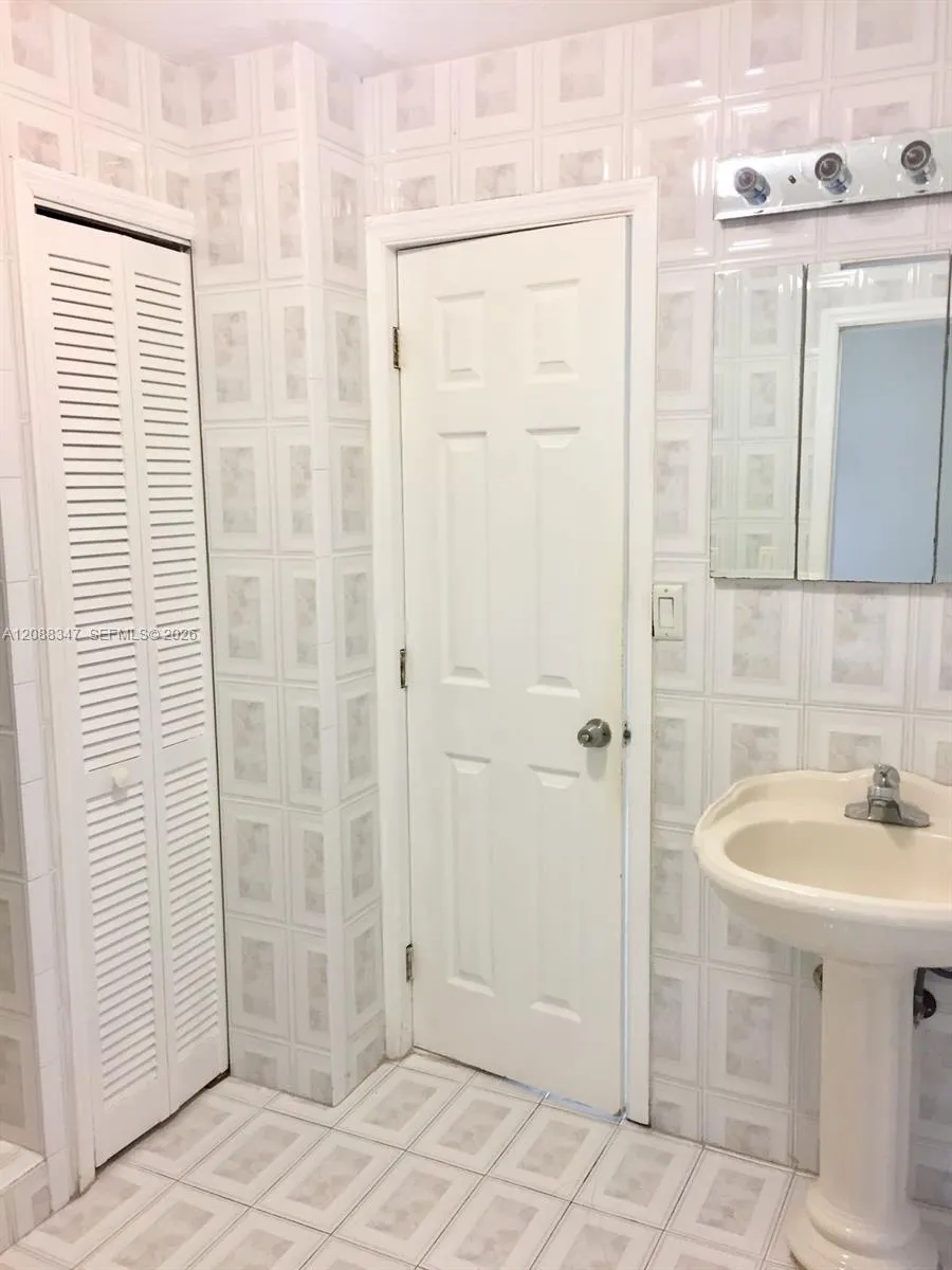 1801 SW 10th St Miami, FL 33135