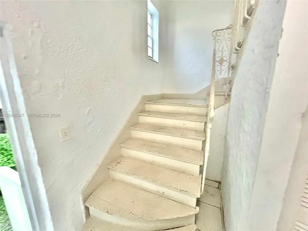 1801 SW 10th St Miami, FL 33135