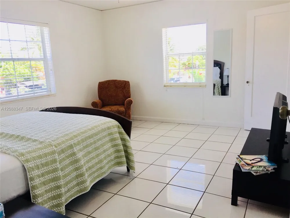 1801 SW 10th St Miami, FL 33135