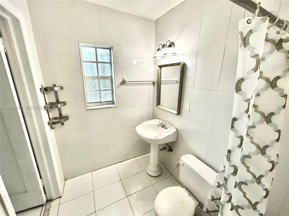 1801 SW 10th St Miami, FL 33135