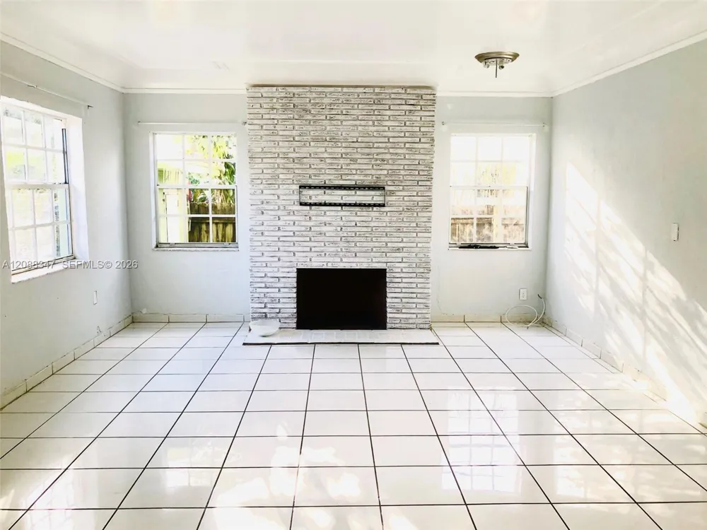 1801 SW 10th St Miami, FL 33135