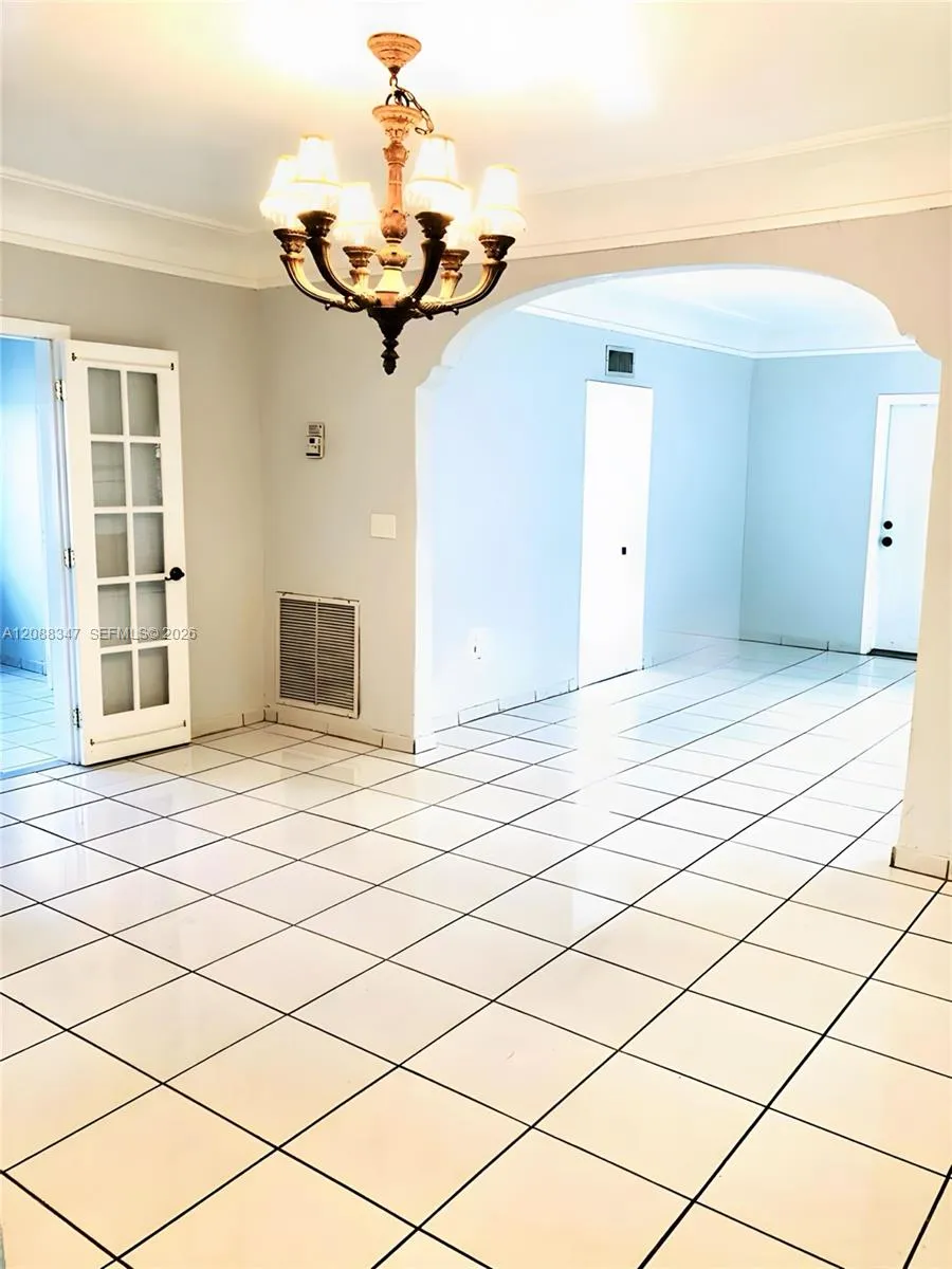 1801 SW 10th St Miami, FL 33135