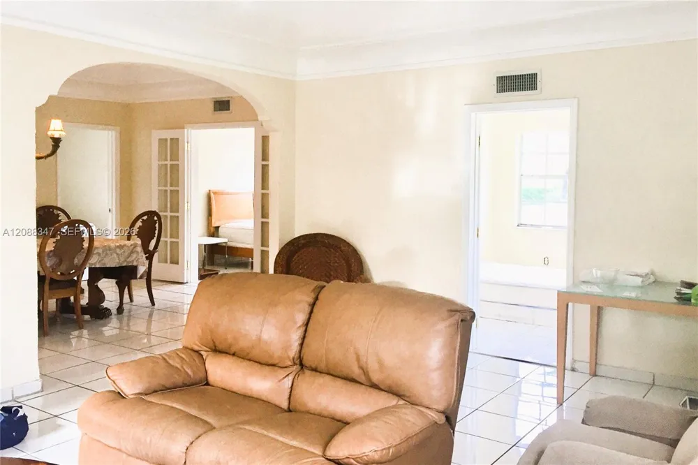 1801 SW 10th St Miami, FL 33135