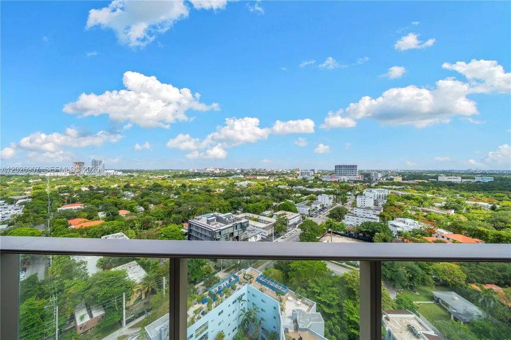 2678 Tigertail Ave #1702 Miami, FL 33133