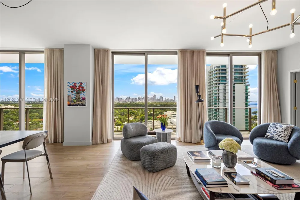 2678 Tigertail Ave #1702 Miami, FL 33133