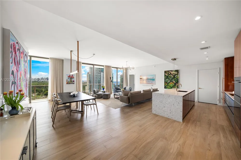 2678 Tigertail Ave #1702 Miami, FL 33133