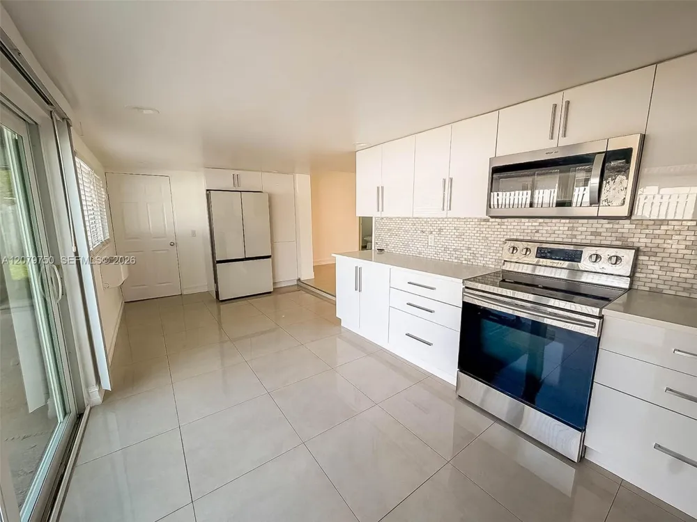 2298 NE 2nd Ave #n/a Boca Raton, FL 33431