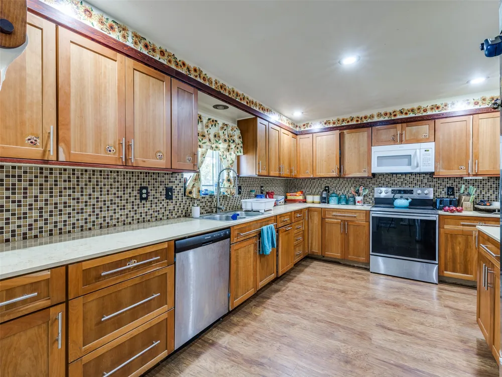 82 Buck Creek Trail Bartlesville, OK 74003