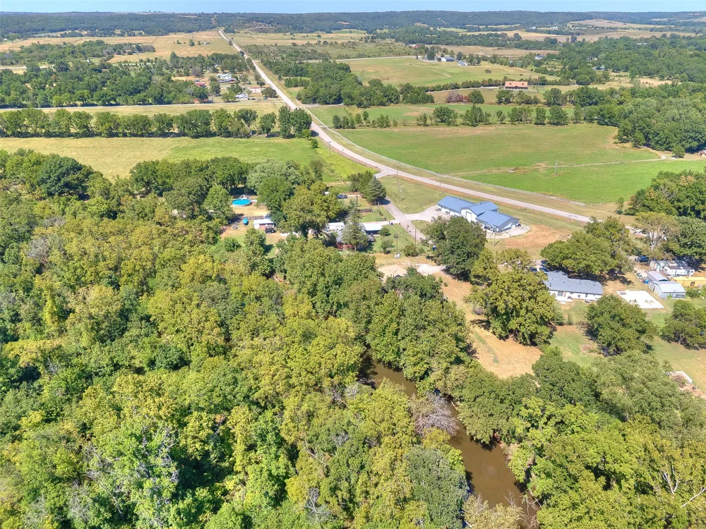 82 Buck Creek Trail Bartlesville, OK 74003