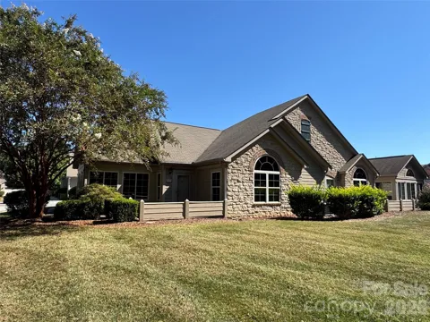 3546 S Bank Court