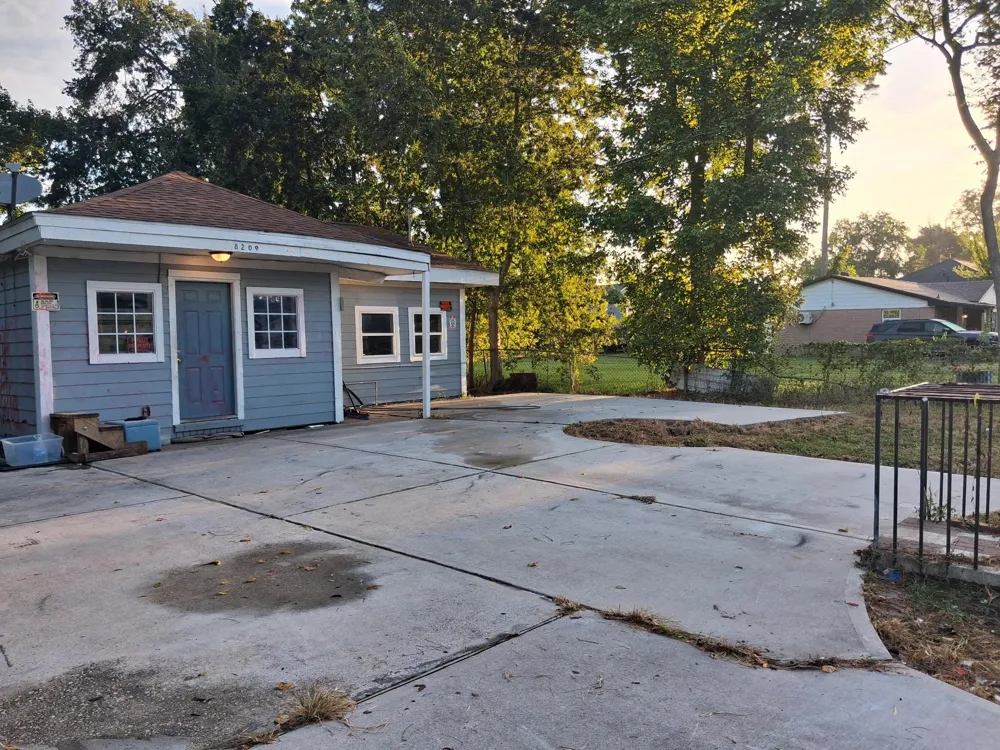 8029 Woodlyn Road Houston, TX 77028