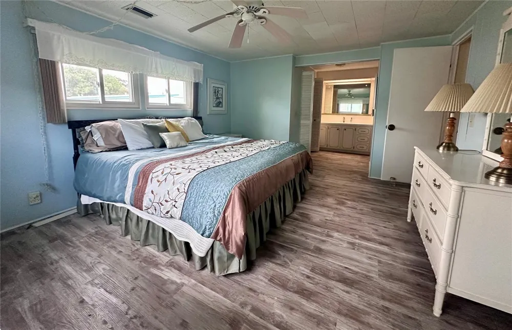 1100 BELCHER ROAD S #523 Largo, FL 33771