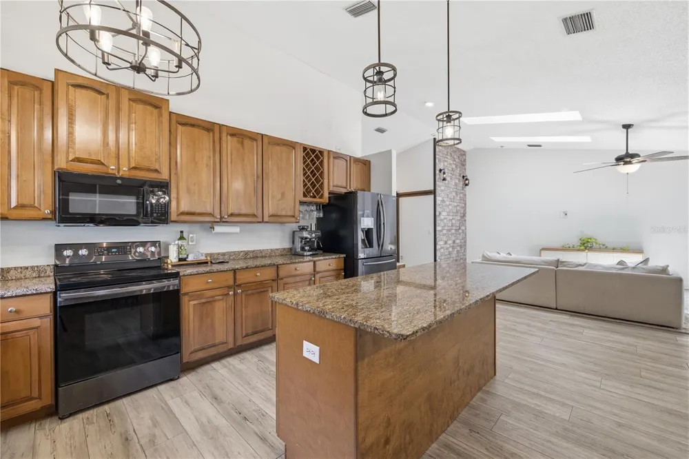 1570 CLUB DRIVE Tarpon Springs, FL 34689