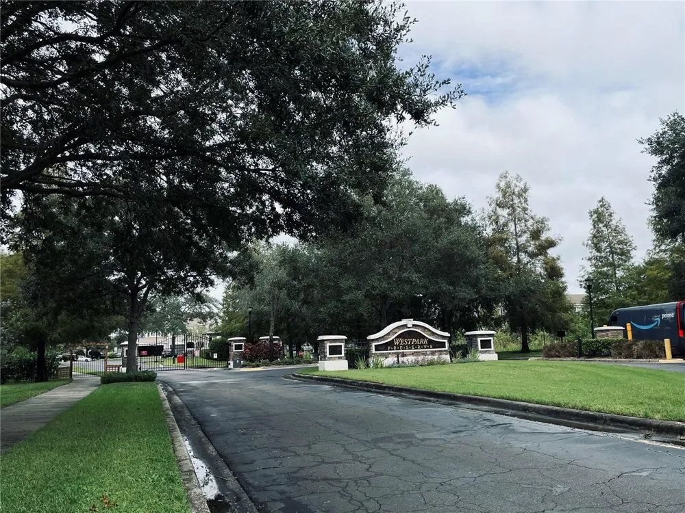 10453 WESTPARK PRESERVE BOULEVARD Tampa, FL 33625