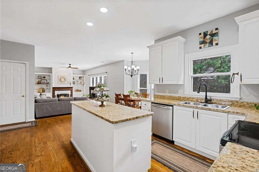 210 Bristolstone CT Alpharetta, GA 30005