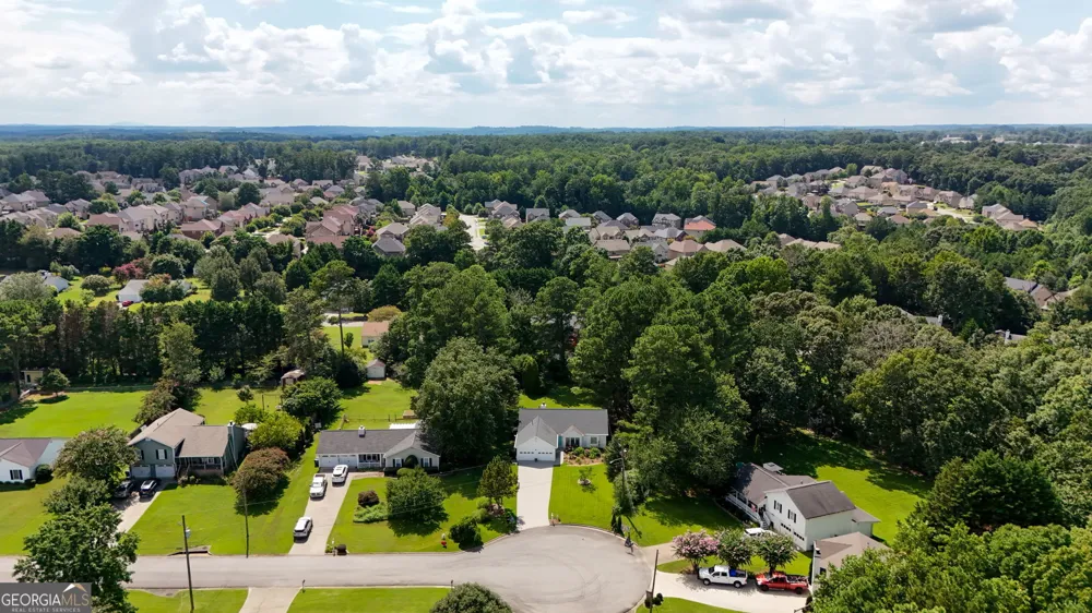1215 Brookton DR Dacula, GA 30019