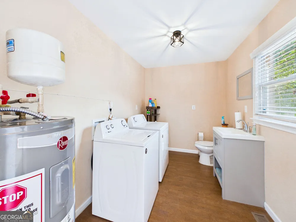 505 Corder RD Warner Robins, GA 31088