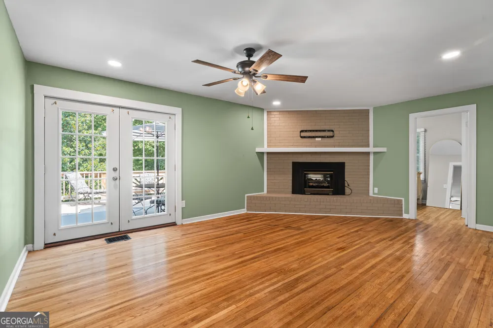 139 Myrtle ST Toccoa, GA 30577