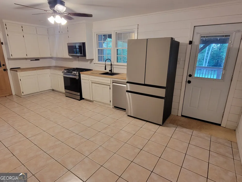 1131 E Main ST Hogansville, GA 30230