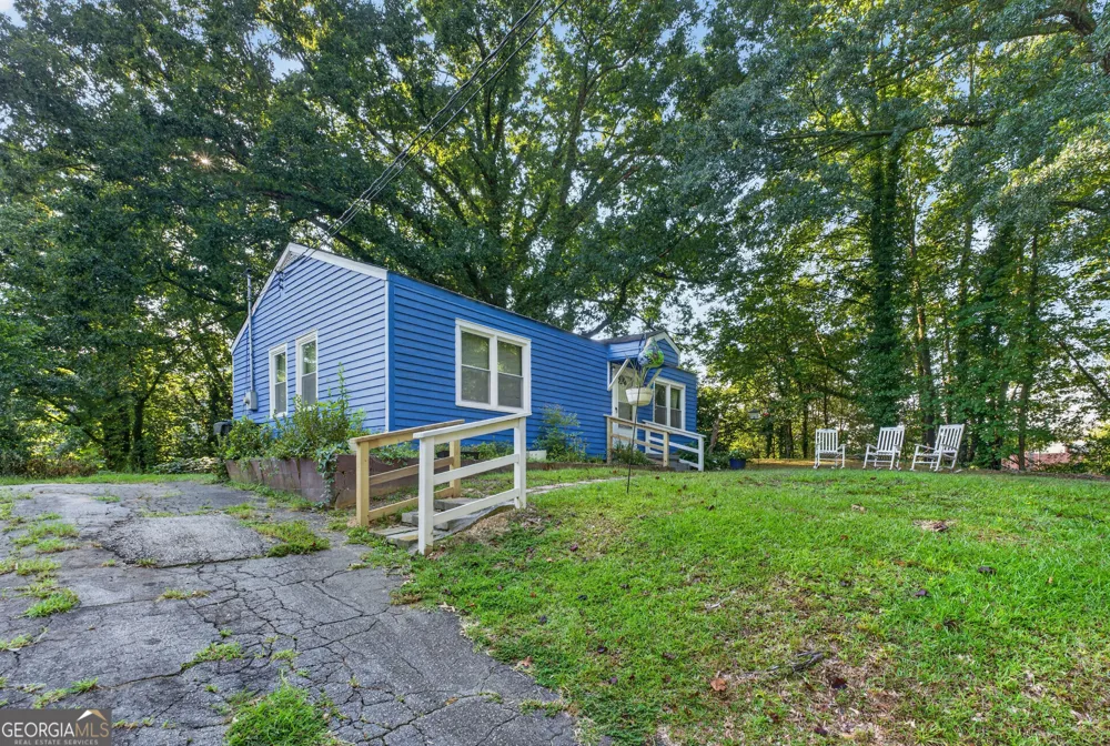 504 N Pond ST Toccoa, GA 30577