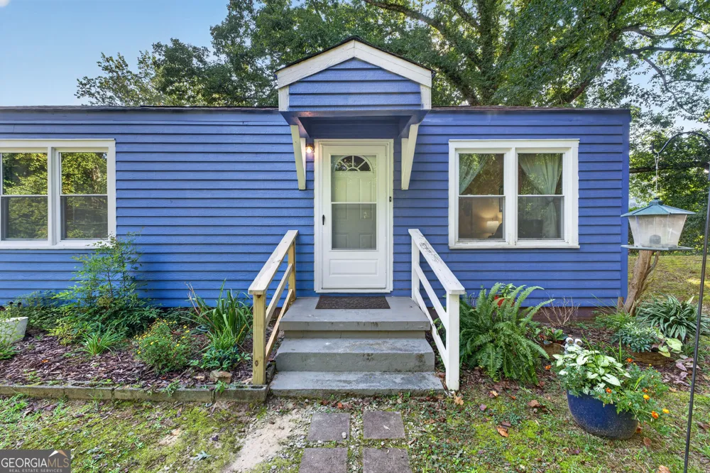 504 N Pond ST Toccoa, GA 30577