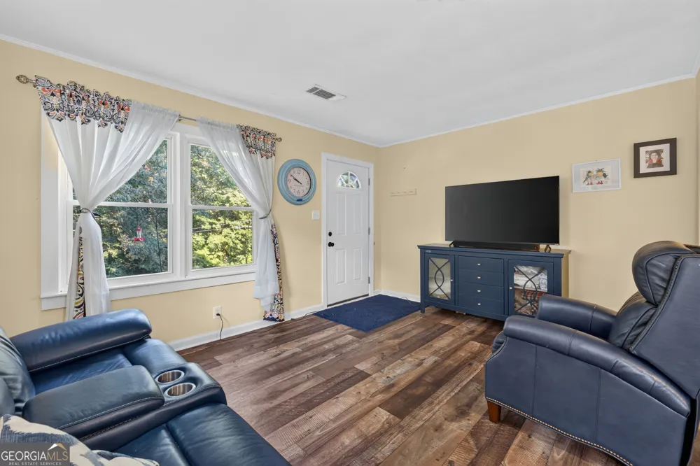 504 N Pond ST Toccoa, GA 30577