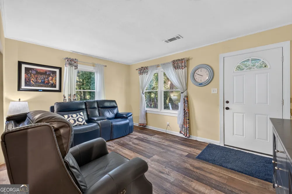 504 N Pond ST Toccoa, GA 30577