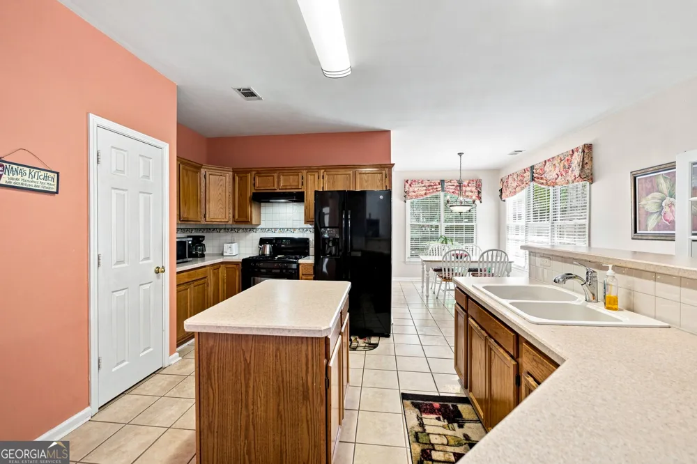 243 Harbor Pointe DR Stone Mountain, GA 30087