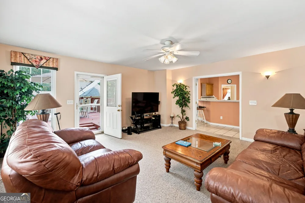 243 Harbor Pointe DR Stone Mountain, GA 30087