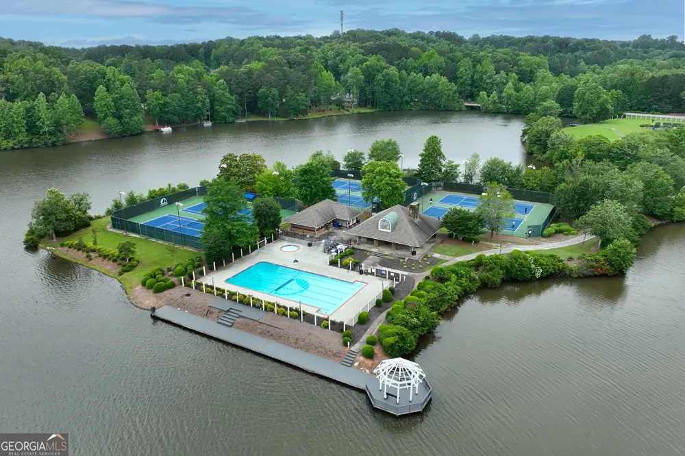 243 Harbor Pointe DR Stone Mountain, GA 30087