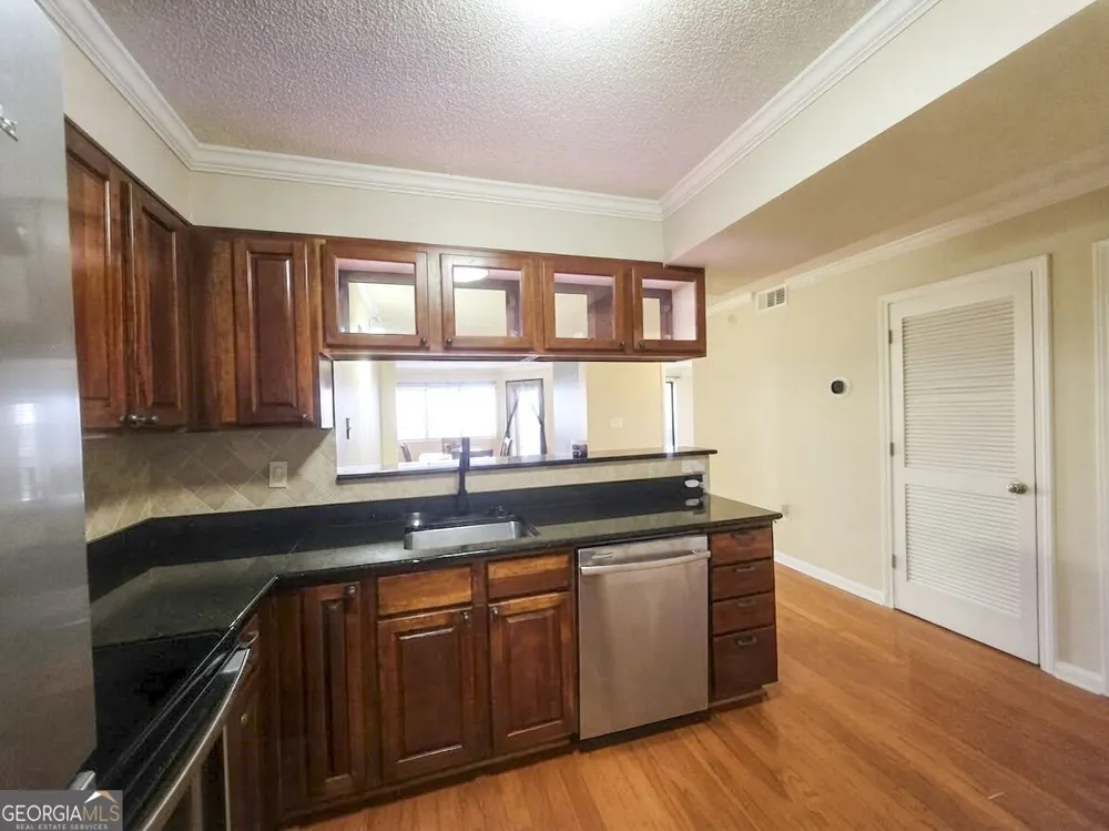 795 Hammond DR Sandy Springs, GA 30328