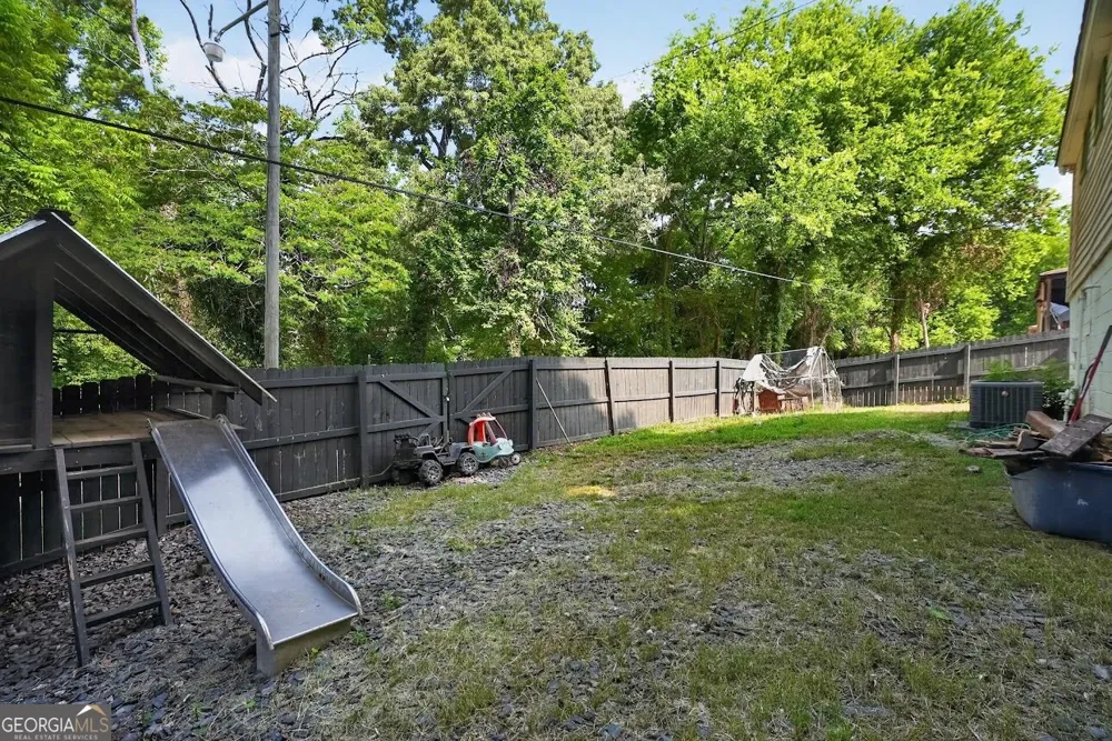 5 Spruce ST Porterdale, GA 30014