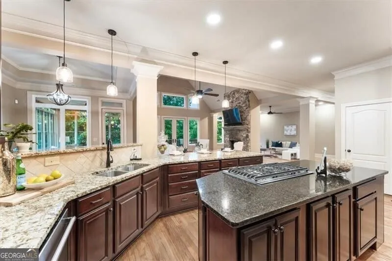195 Fredericks CV Dawsonville, GA 30534