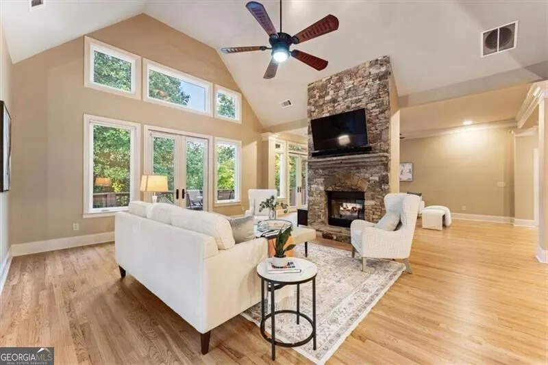 195 Fredericks CV Dawsonville, GA 30534