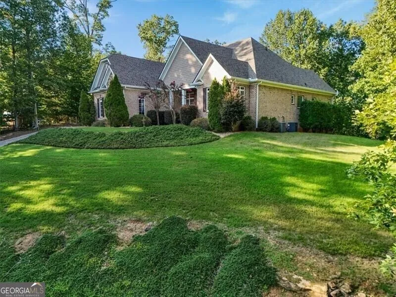 195 Fredericks CV Dawsonville, GA 30534
