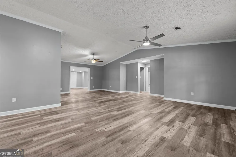 566 Shadowmoor CIR Thomson, GA 30824