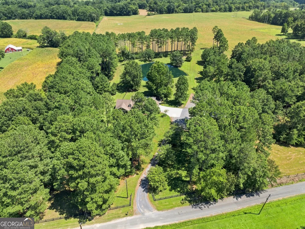 134 Hawkins RD Armuchee, GA 30105