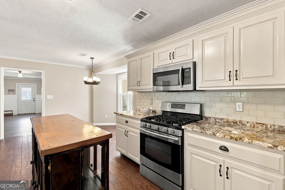 134 Hawkins RD Armuchee, GA 30105