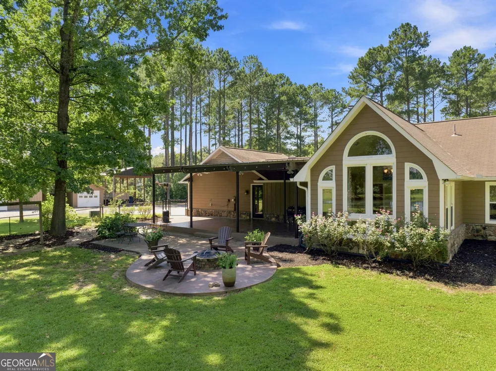 134 Hawkins RD Armuchee, GA 30105