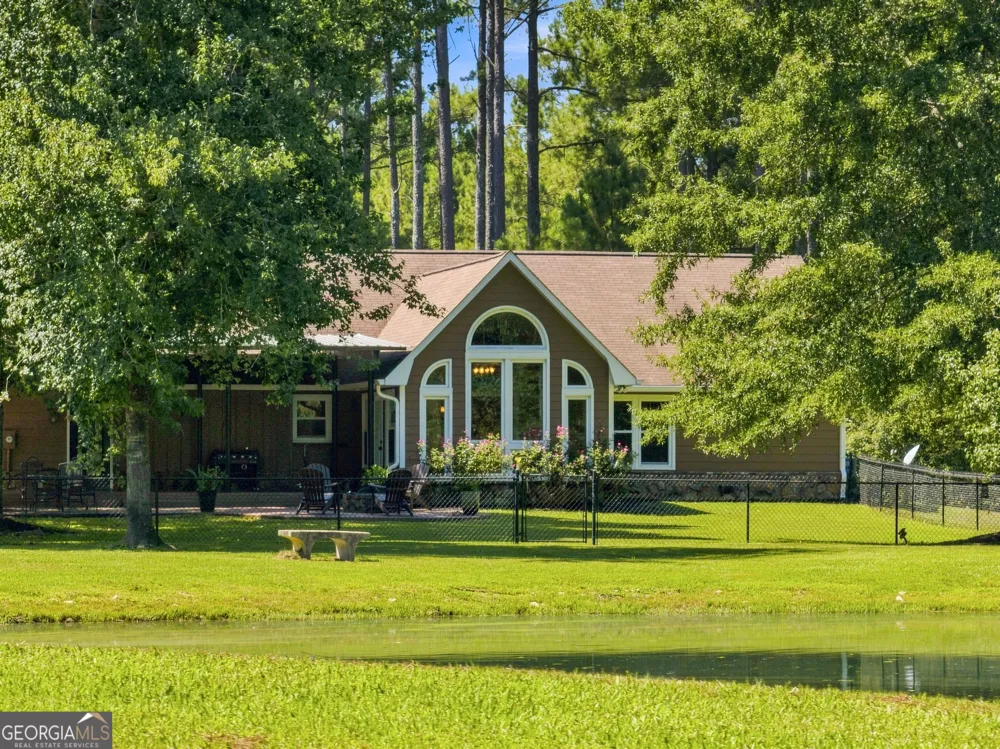 134 Hawkins RD Armuchee, GA 30105