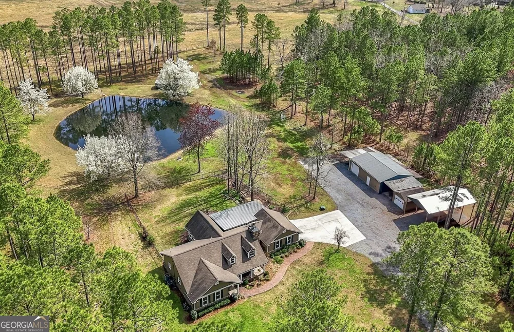 134 Hawkins RD Armuchee, GA 30105