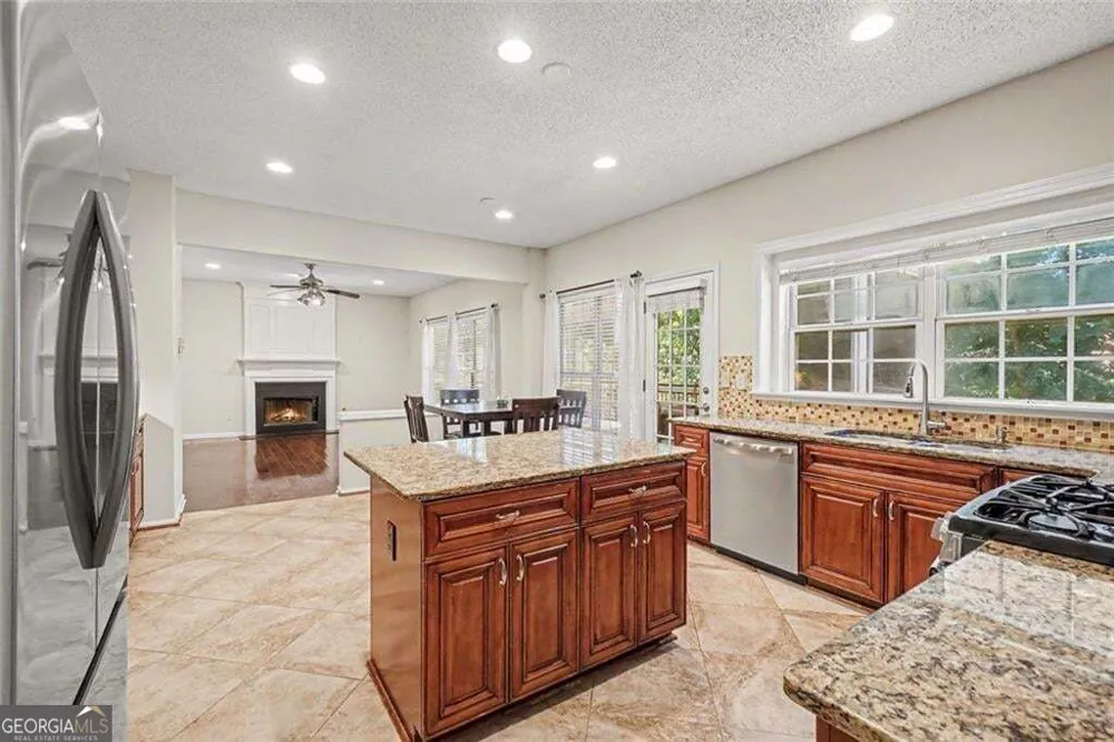 2200 Traywick Chase Alpharetta, GA 30004