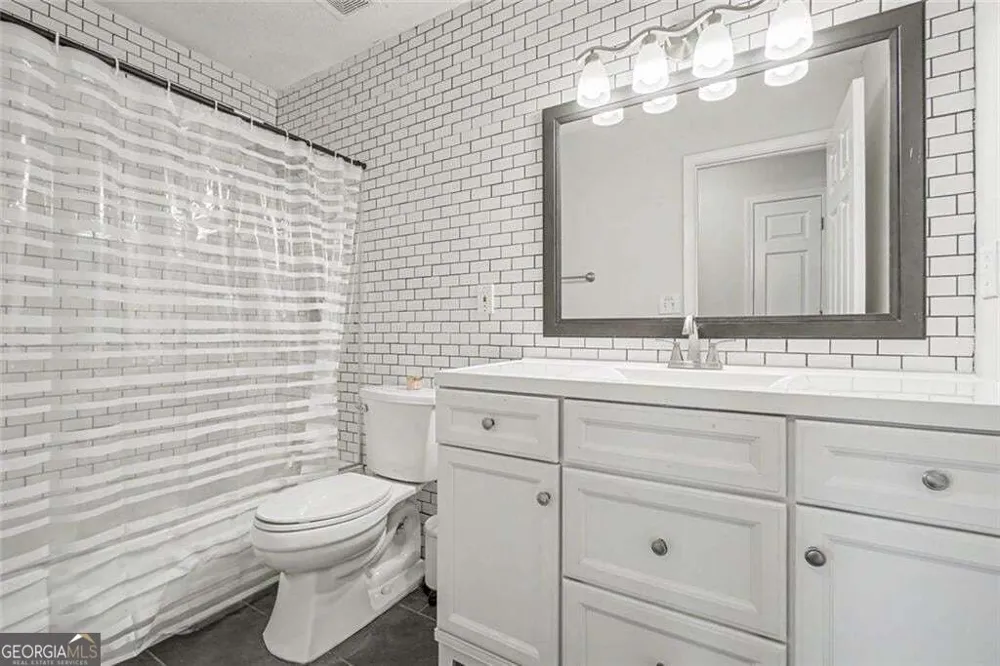 2200 Traywick Chase Alpharetta, GA 30004