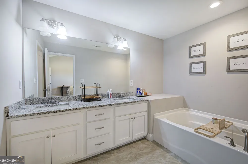327 Larkspur DR SW Calhoun, GA 30701