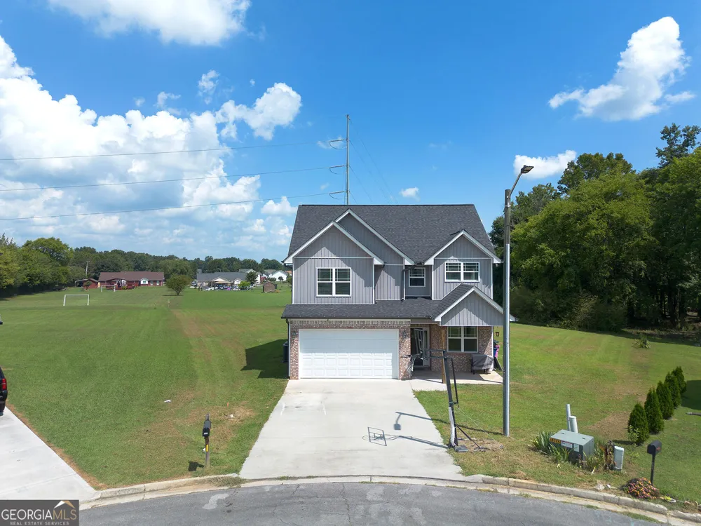 327 Larkspur DR SW Calhoun, GA 30701